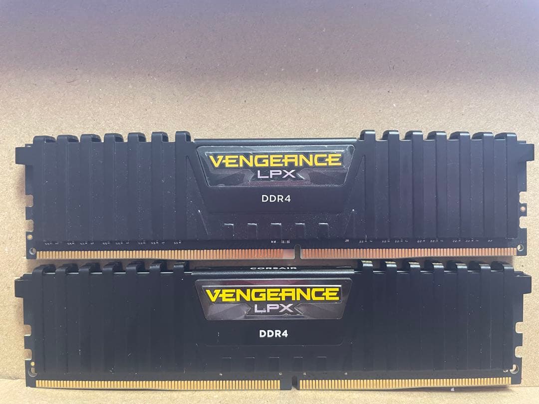 【正常判定】DDR4 8GB×2枚 CORSAIR VENGEANCE