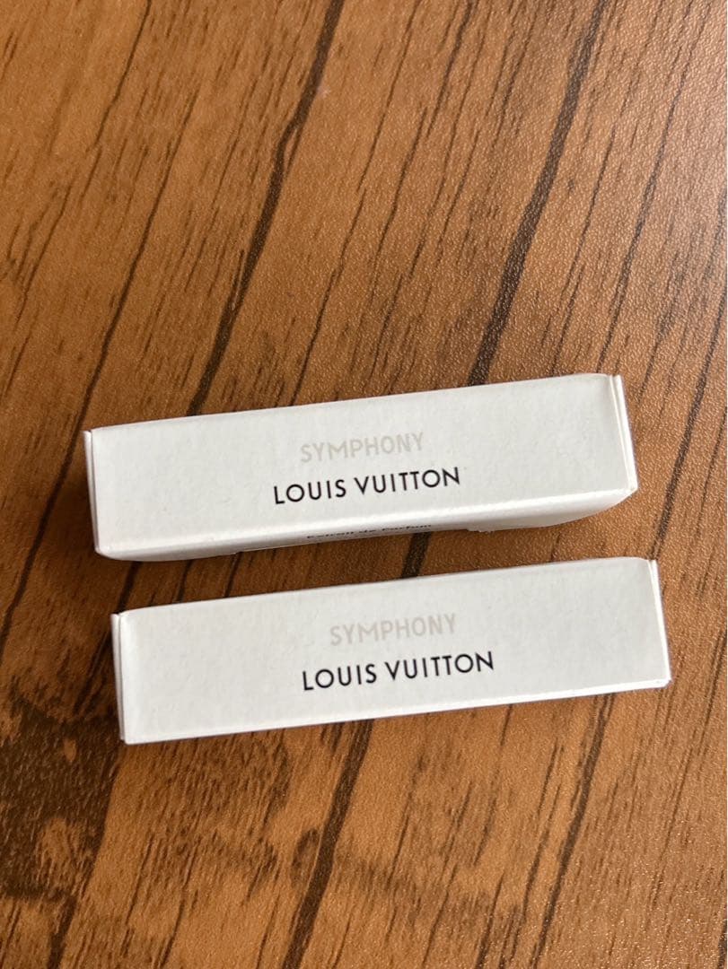 新品未開封♡LOUIS VUITTON SYMPHONY 香水ユニセックス　2本