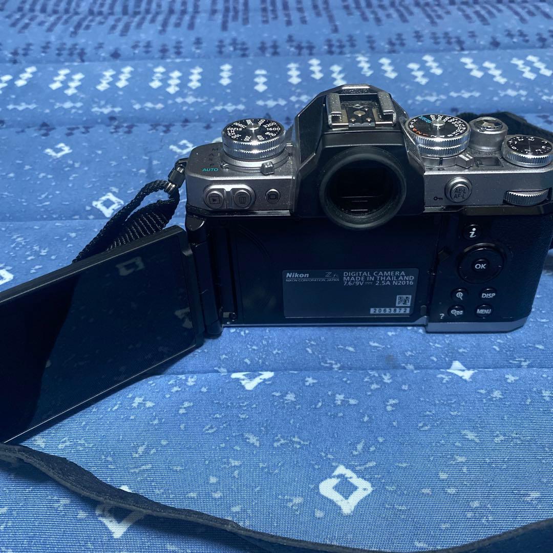 Nikon Zfc一眼カメラ 本体
