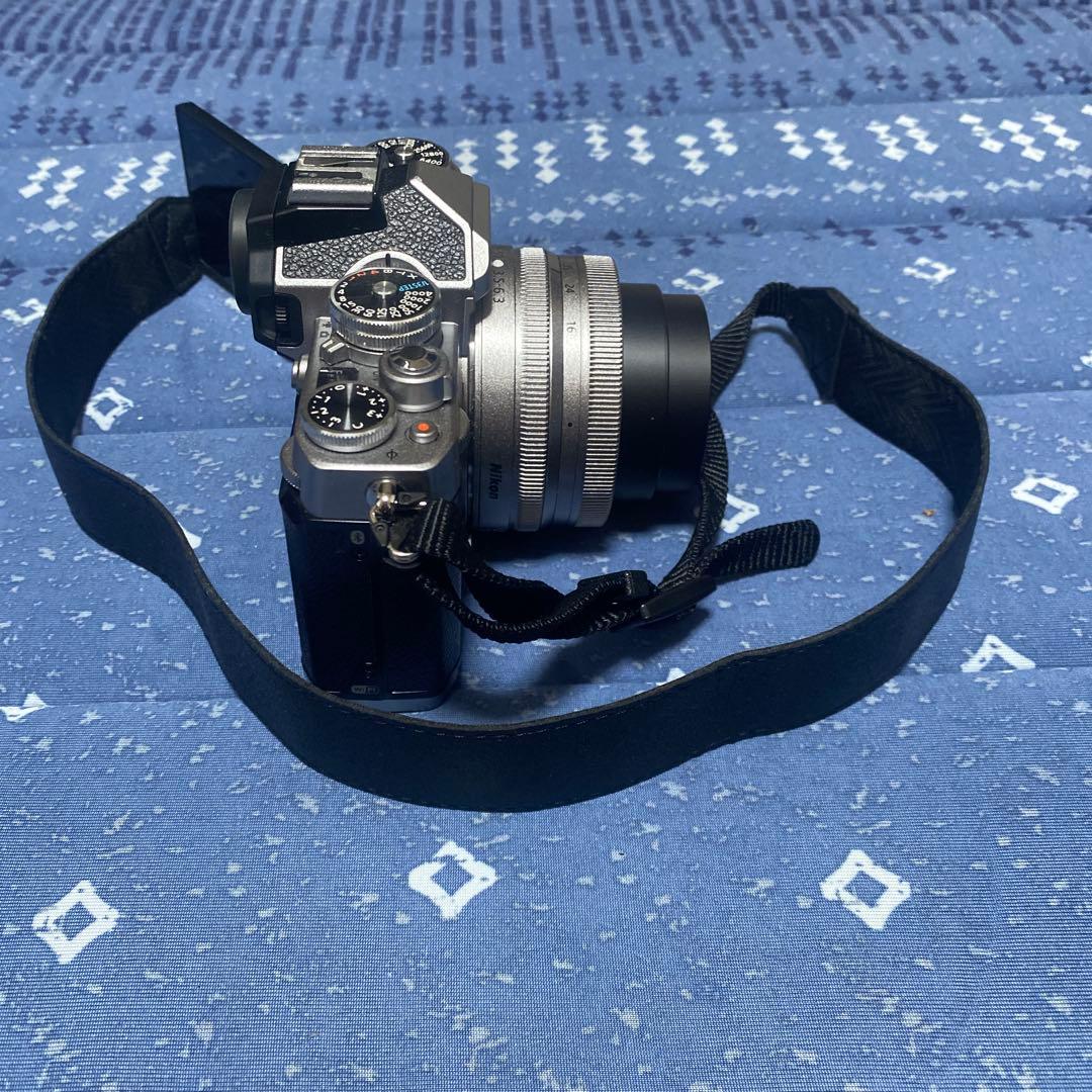 Nikon Zfc一眼カメラ 本体