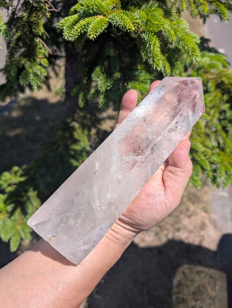 1172g 透明　虹あり　底部訳あり　白水晶 六角柱NO.56