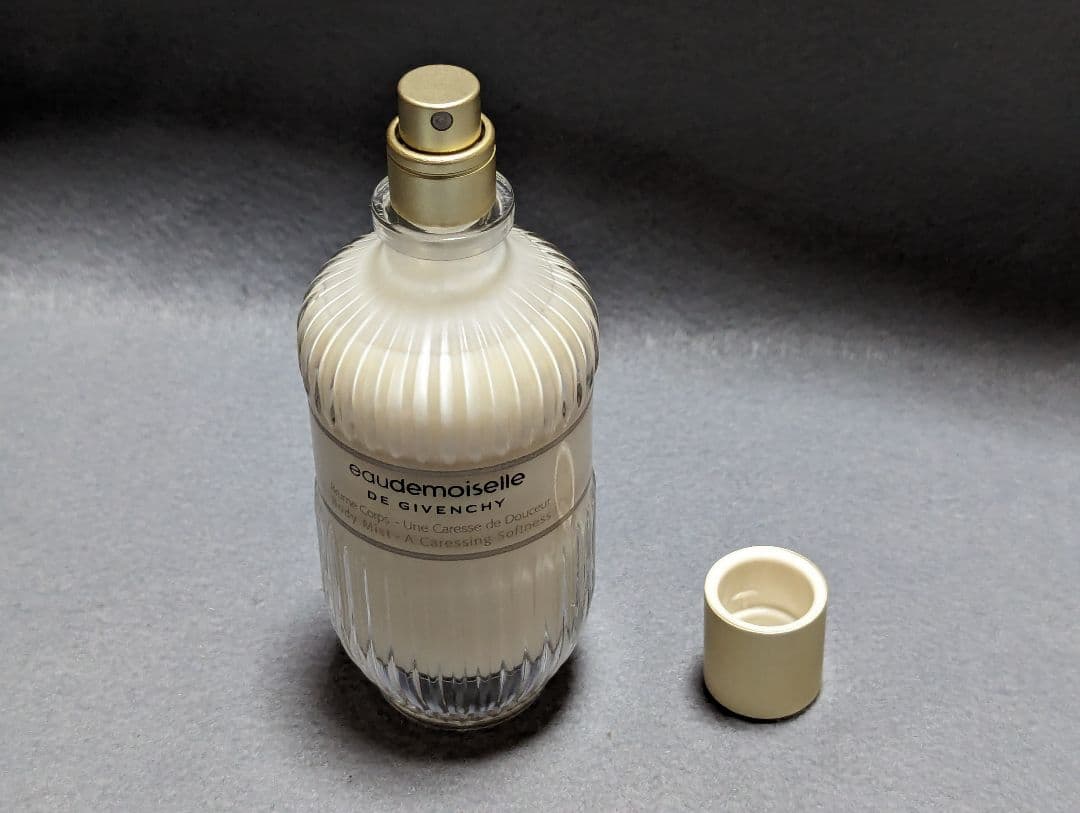 美品ジバンシーオードモアゼルモイスチュアボディミスト100ml