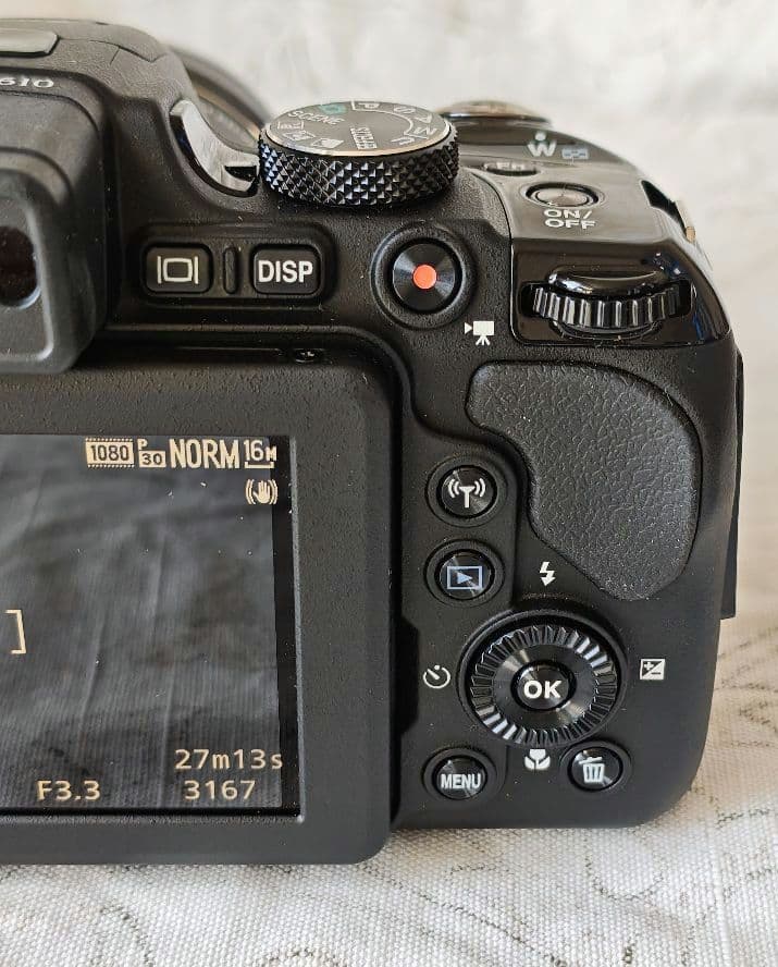 【美品】Nikon COOLPIX P610 60倍 ブラック 専用ケース付き