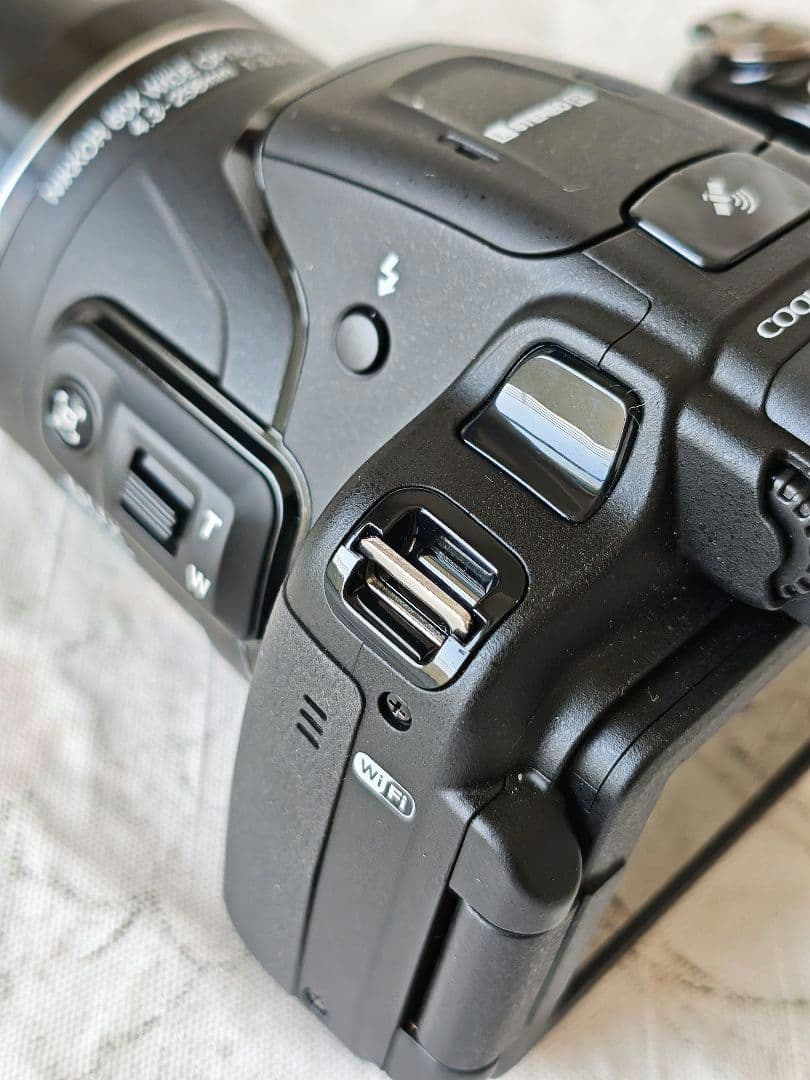 【美品】Nikon COOLPIX P610 60倍 ブラック 専用ケース付き