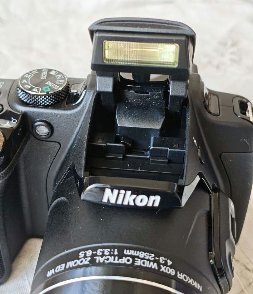 【美品】Nikon COOLPIX P610 60倍 ブラック 専用ケース付き