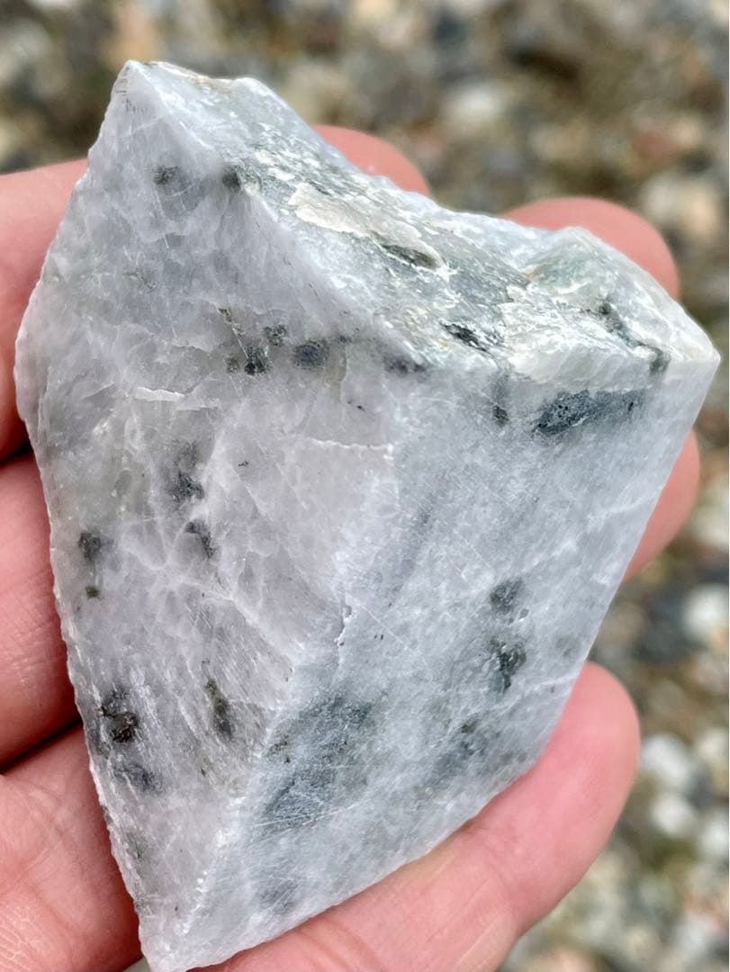 国石　国産天然石　原石　糸魚川産　翡翠　ひすい