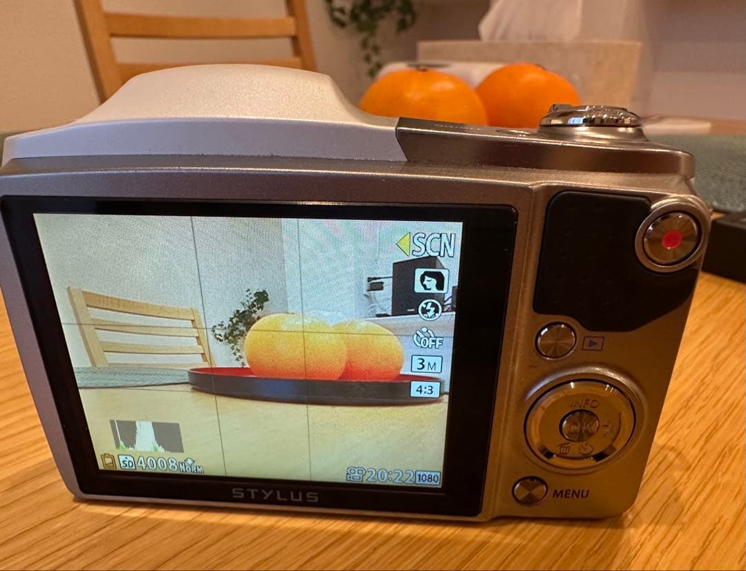 OLYMPUS STYLUS SZ-16人気ホワイト新品電池付