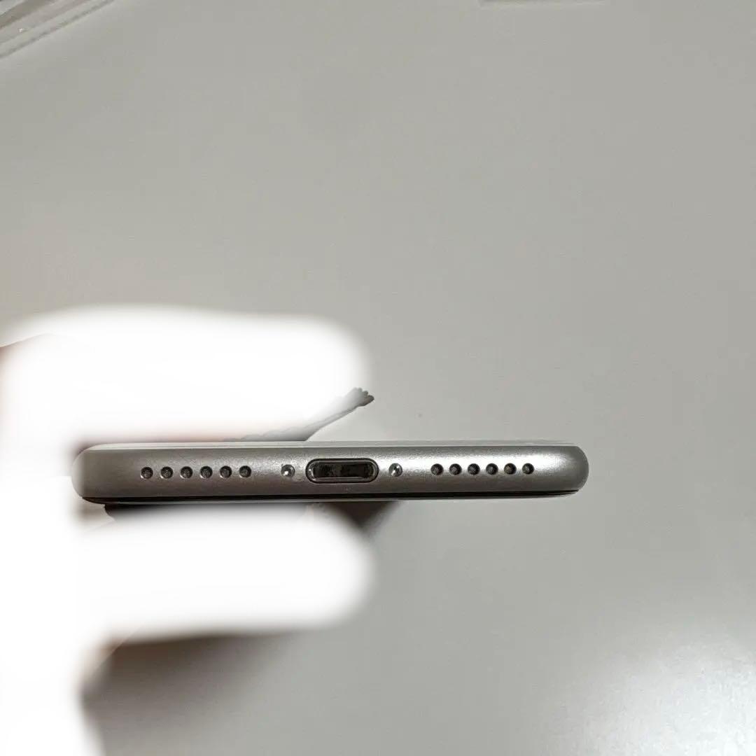 ガロン iPhone SE 64GB SIMフリー 初期化済み 動作良好