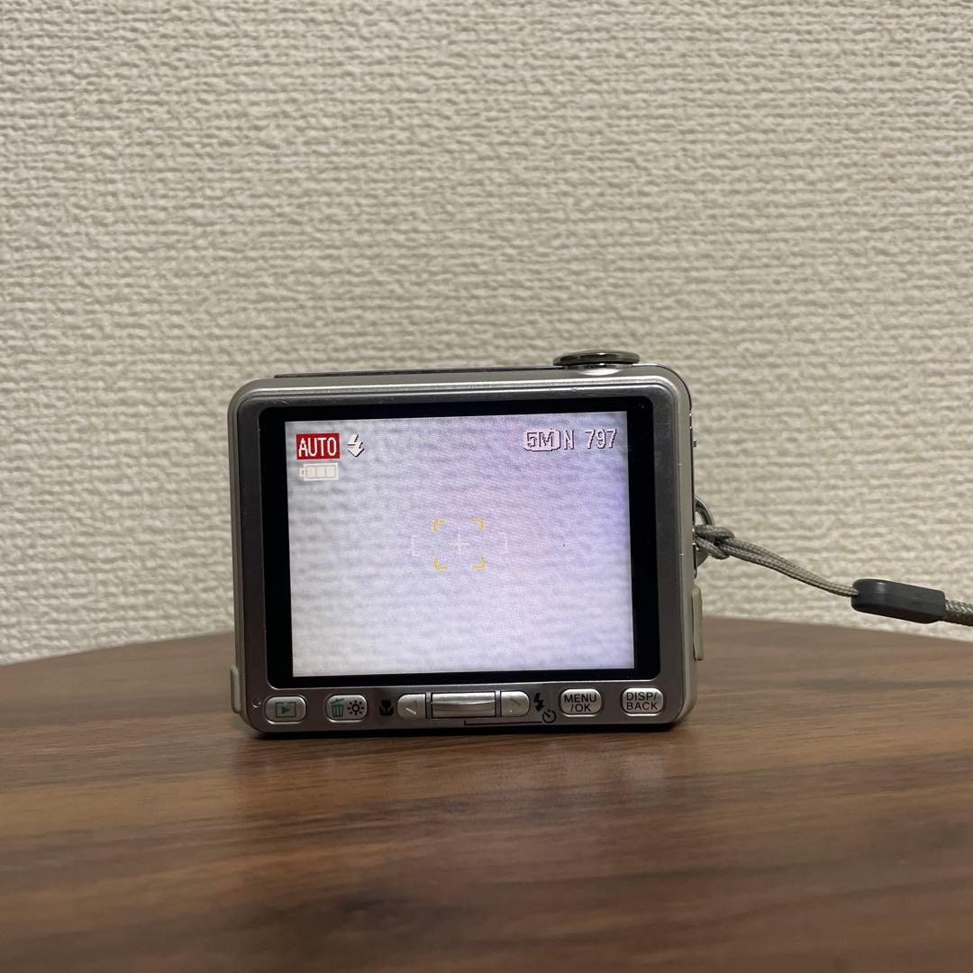 【オールドコンデジ】 FUJIFILM FinePix V10
