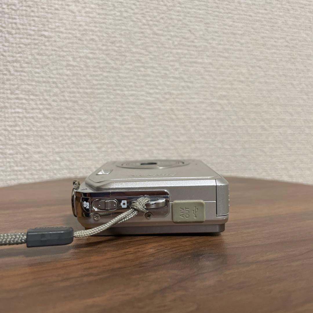 【オールドコンデジ】 FUJIFILM FinePix V10