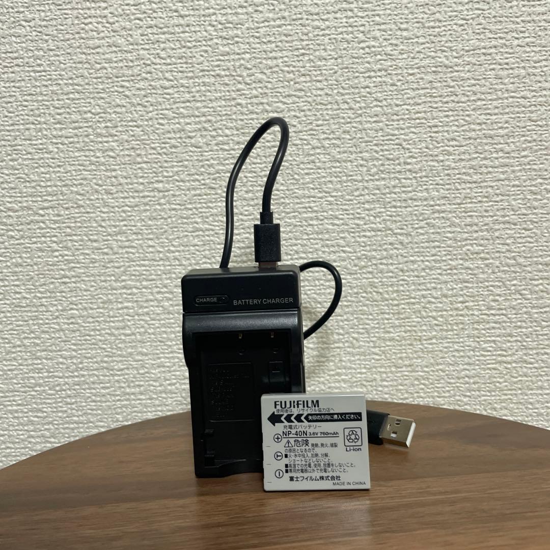 【オールドコンデジ】 FUJIFILM FinePix V10