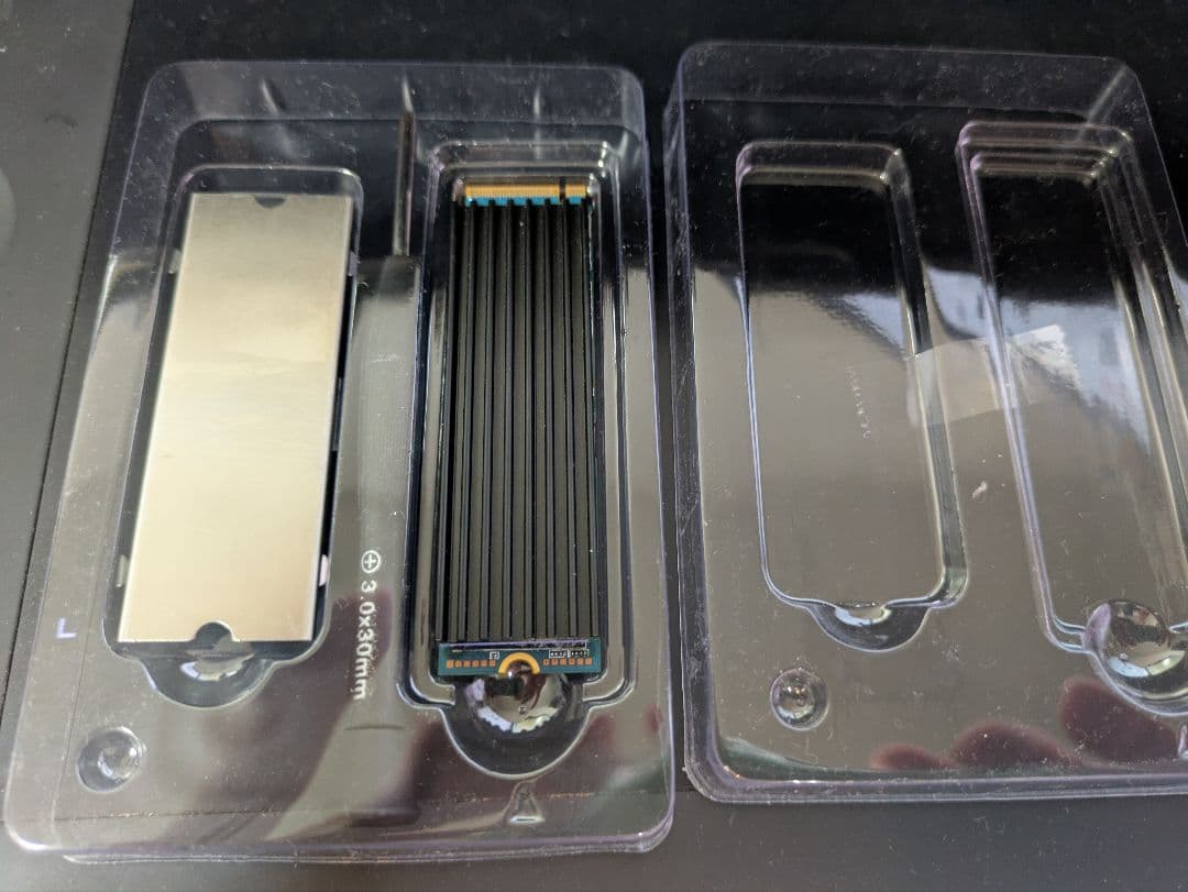 KIOXIA 1TB M.2 SSD　ヒートシンク付き