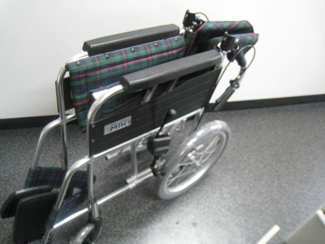 ミキ MiKi 介助型車椅子 MPCN-46JD グリーンチェック柄 ①