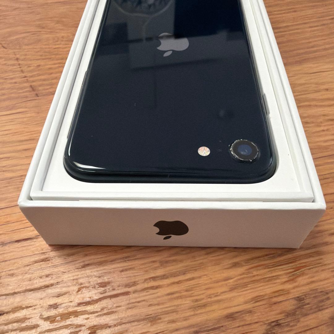Apple iPhone SE3 (第3世代)ミッドナイト 本体