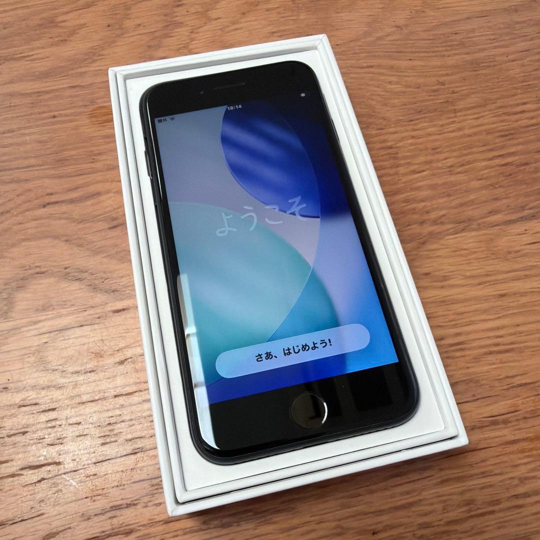 Apple iPhone SE3 (第3世代)ミッドナイト 本体