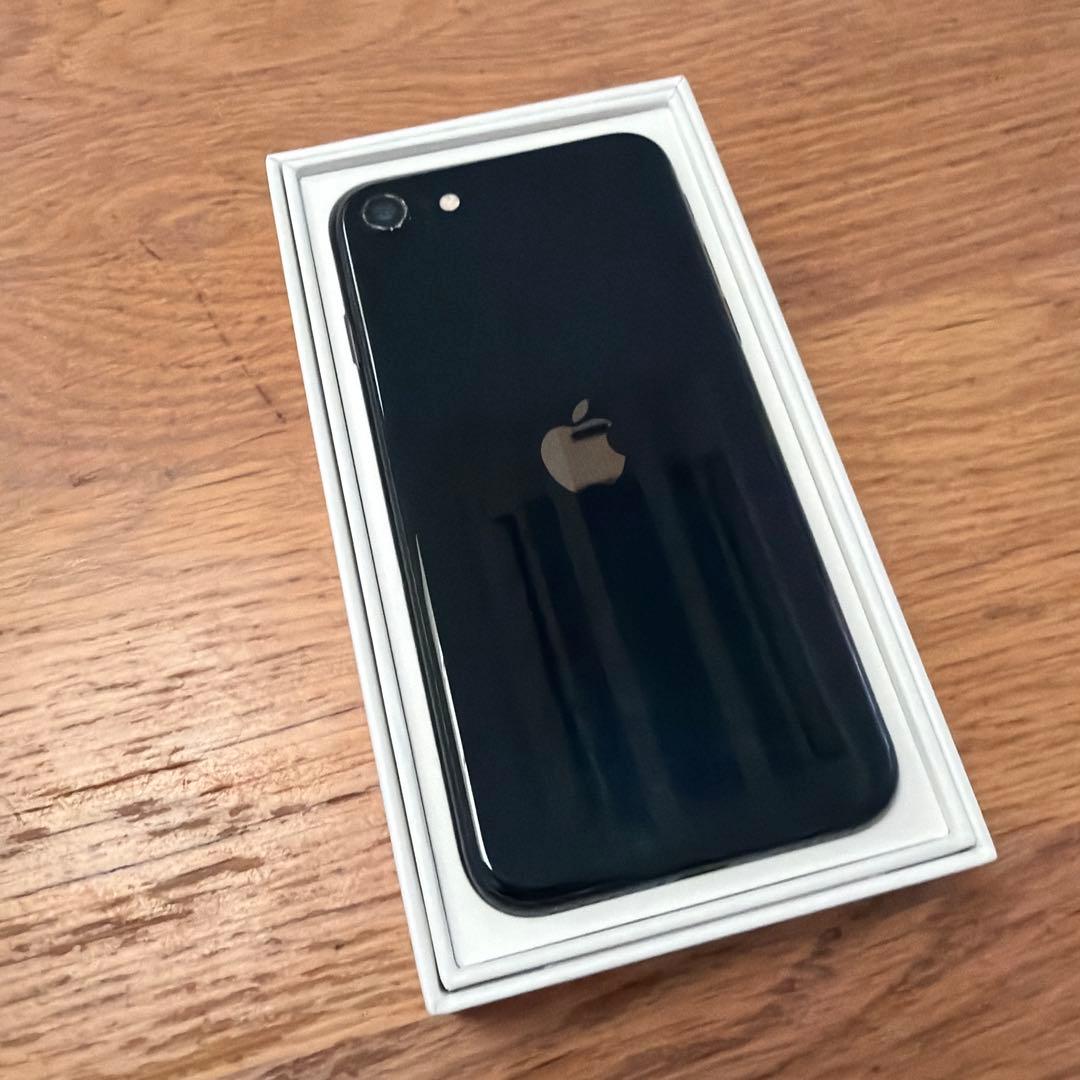 Apple iPhone SE3 (第3世代)ミッドナイト 本体