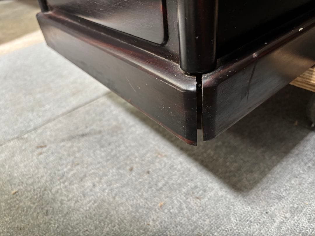 彫刻入り 黒檀 紫檀 飾り棚 茶箪笥 アンティーク