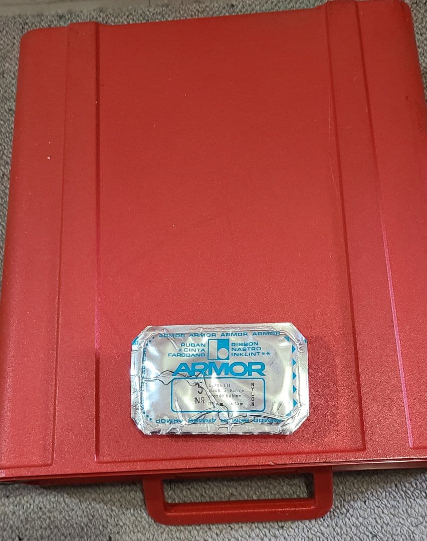タイプライター、Olivetti Valentine