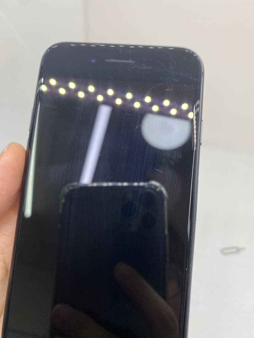 iPhone 8 64GB SIMフリー バッテリー100% 58189