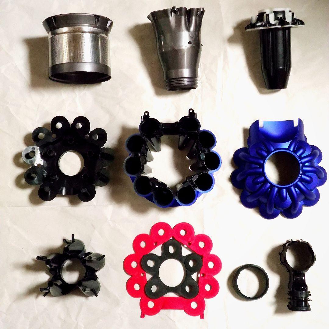 ダイソン V8 SV10掃除機＋マキタ18vアダプターセット分解清掃済み 動作品