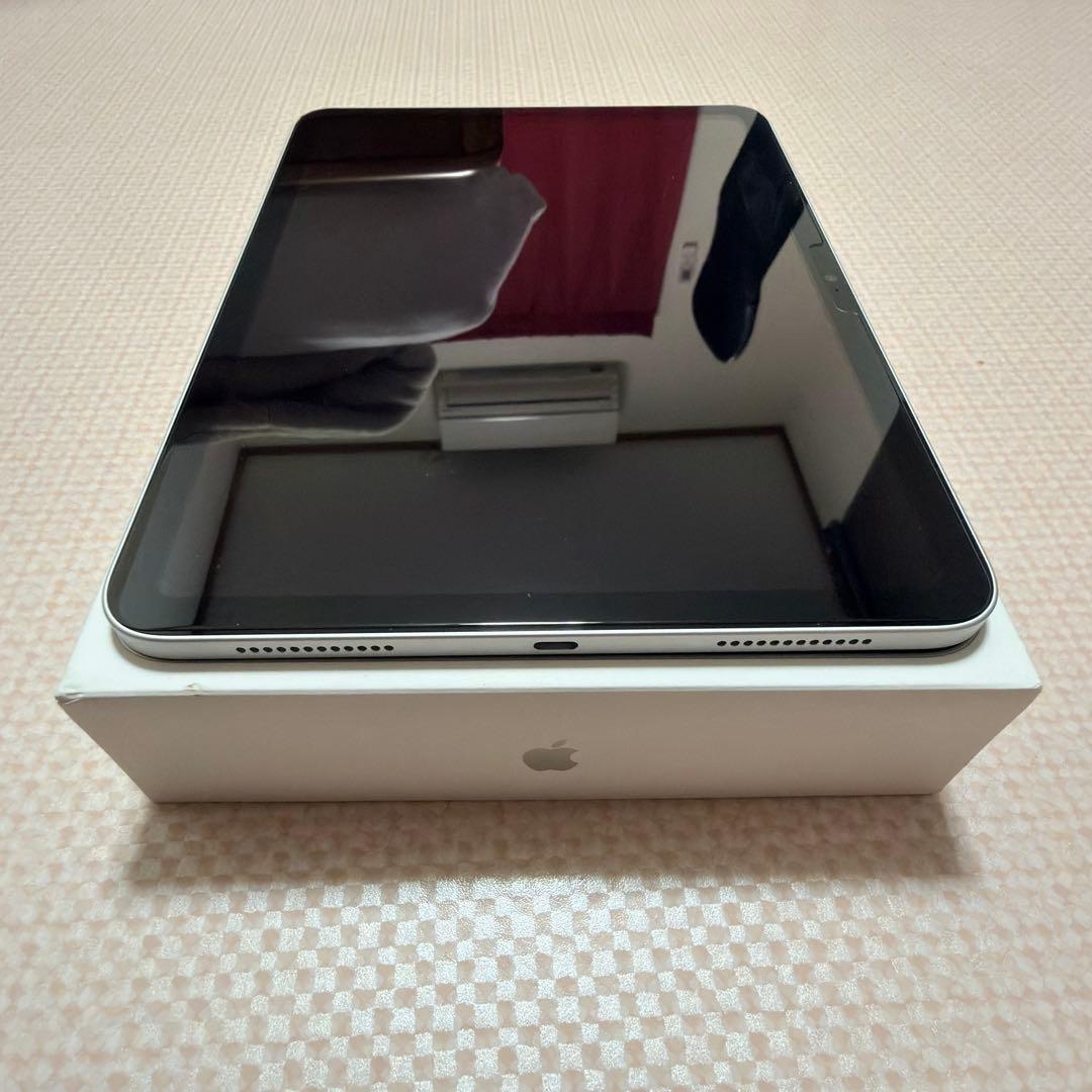 Apple iPad A16 (第11世代) シルバー 本体