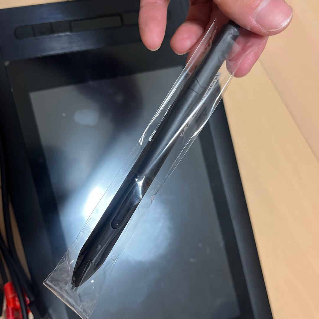 【値下げ】XP-PEN ARTIST 12 ペンタブ本体と新品ペン、ケーブル付き