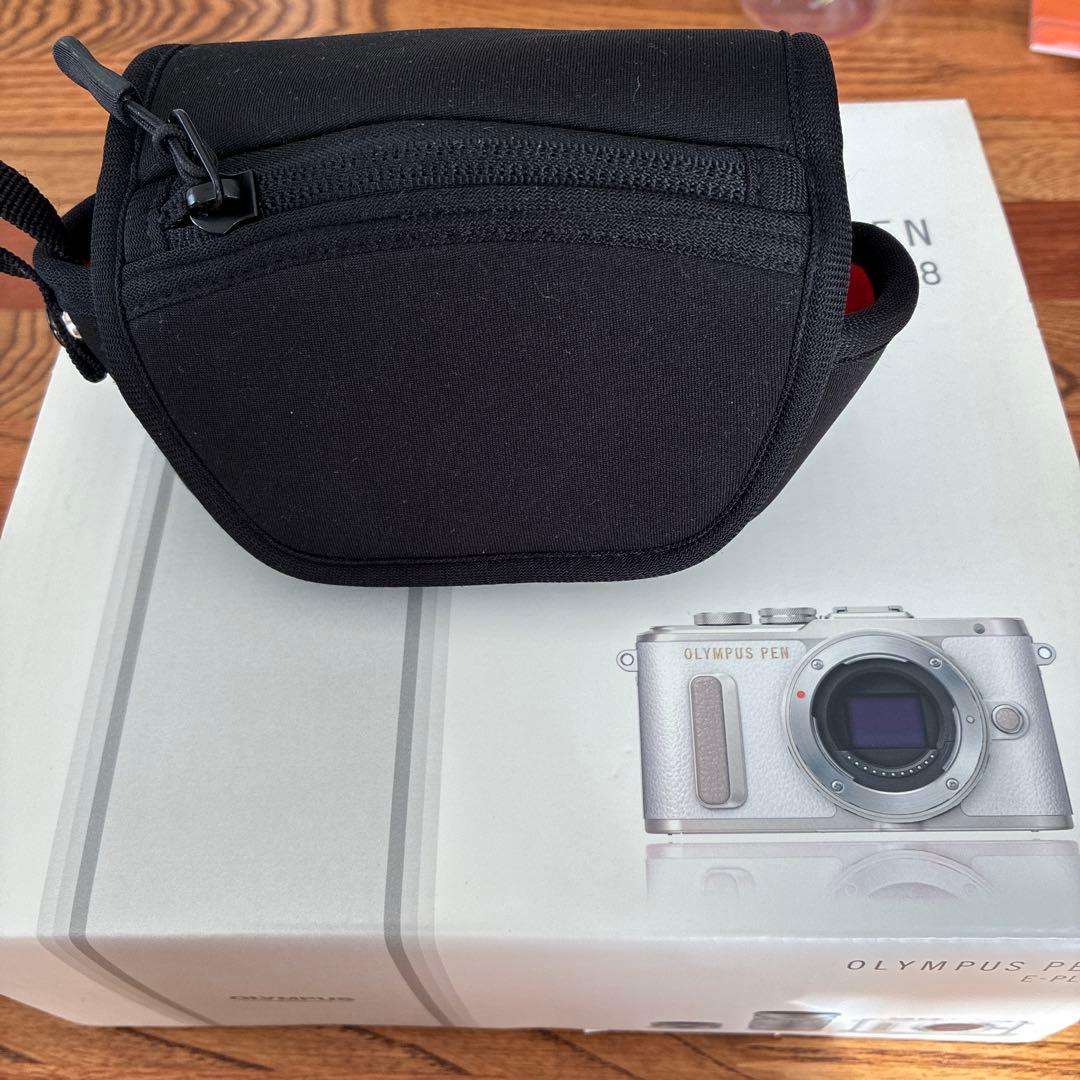 極美品　OLYMPUS PEN　E-PL8　EZダブルズームキット　付属品完備