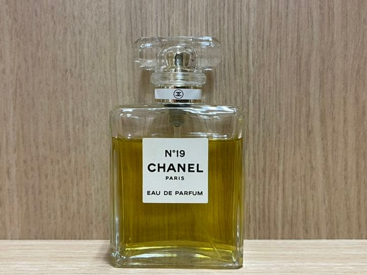 ❤️美品‼️シャネル N°19 オードゥ パルファム50ml❤️