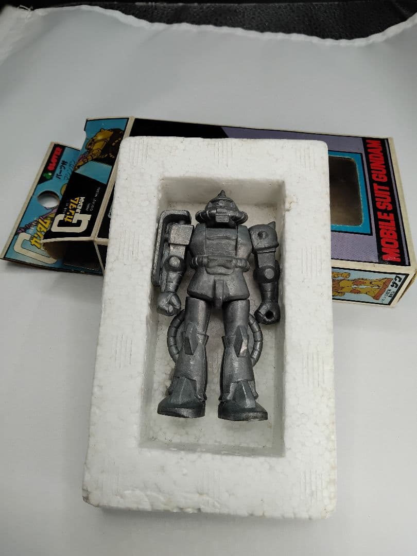 ガンダムメタルフィギュア　クローバー製品　ダイキャスト　[希少量産型ザク]