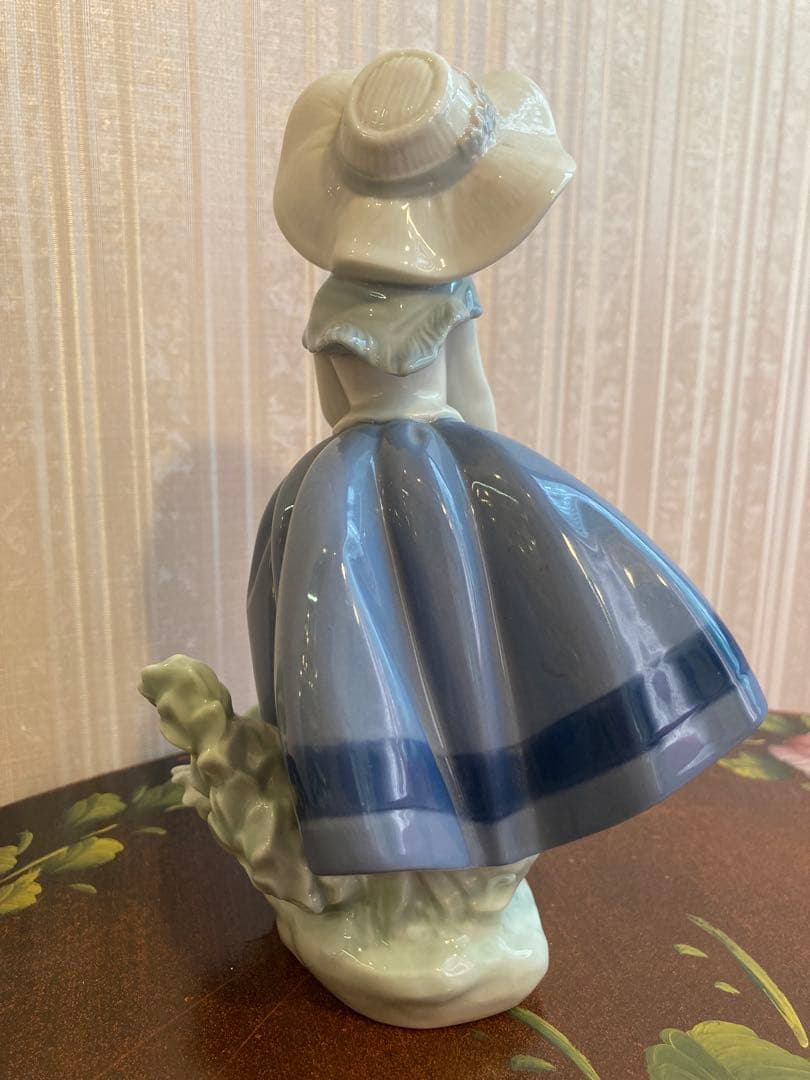 リヤドロ 陶器製少女フィギュア 花かご