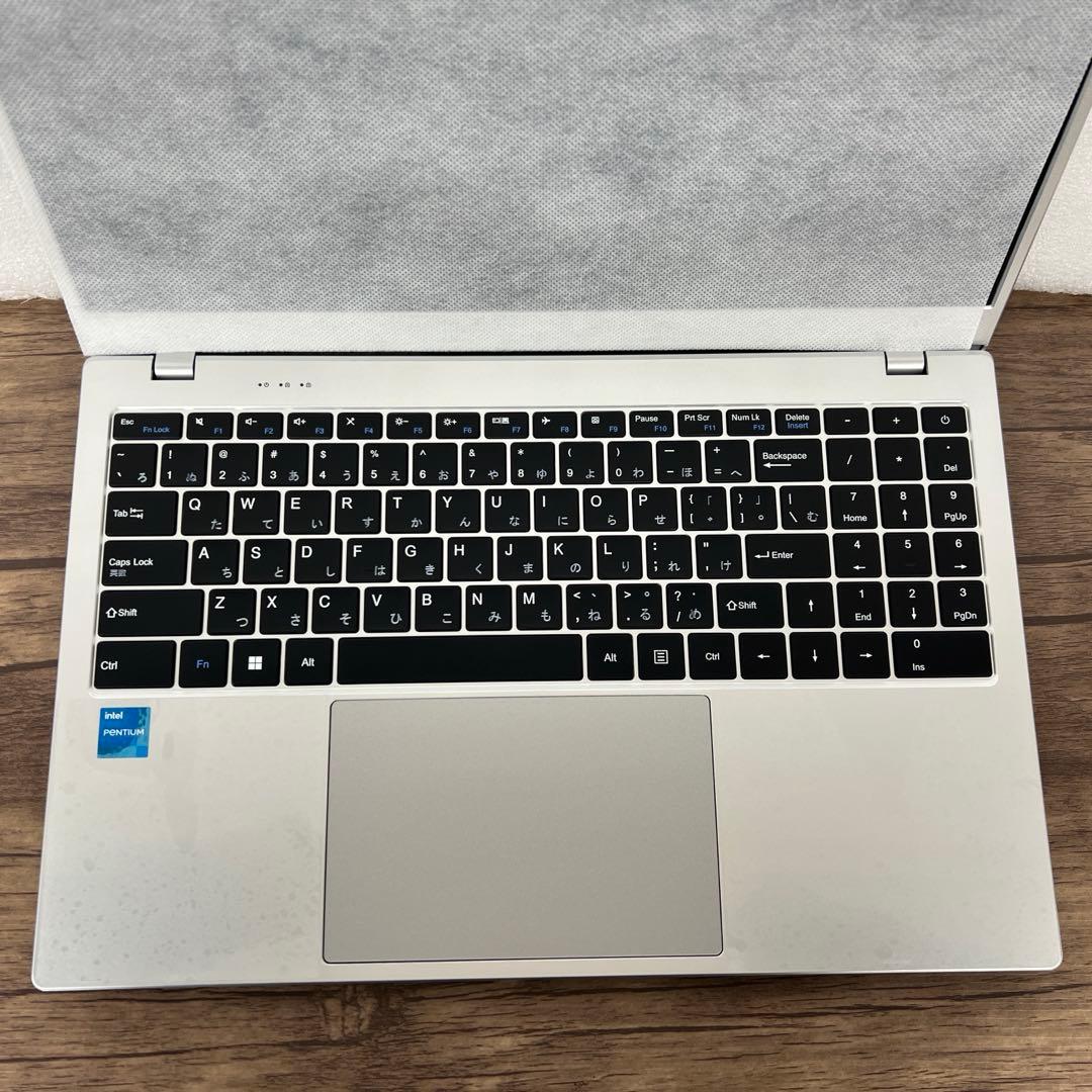264004 ノートパソコン 15.6 インチ　32GB&1TB大容量