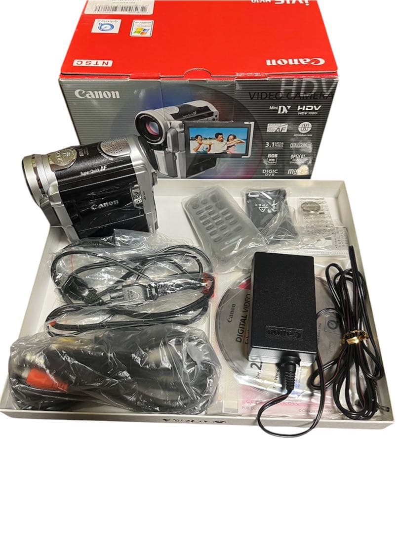 【美品】Canon iVIS HV10 ビデオカメラ　予備バッテリー(新品)付き