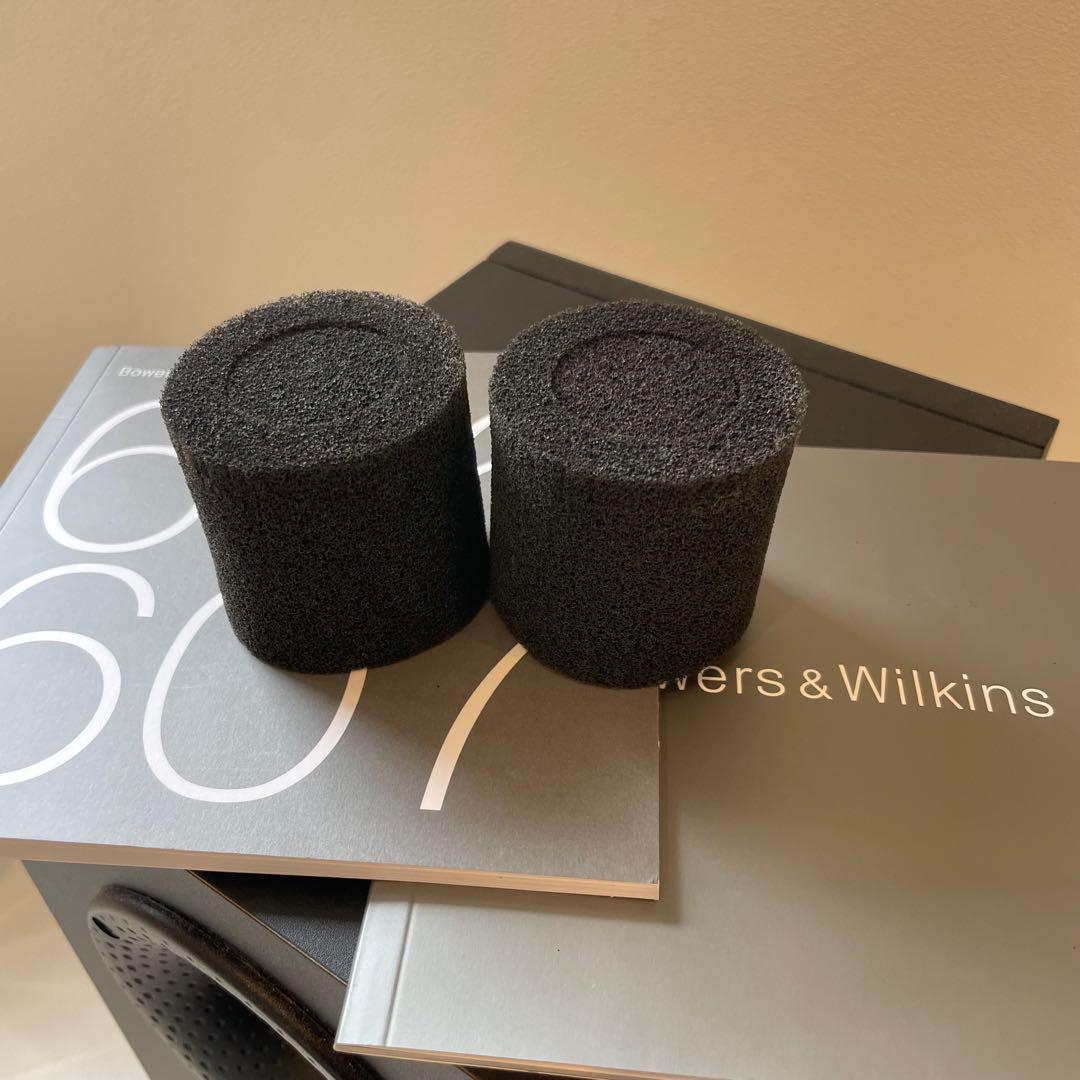 B＆W　Bowers & Wilkins 607（マットブラック）