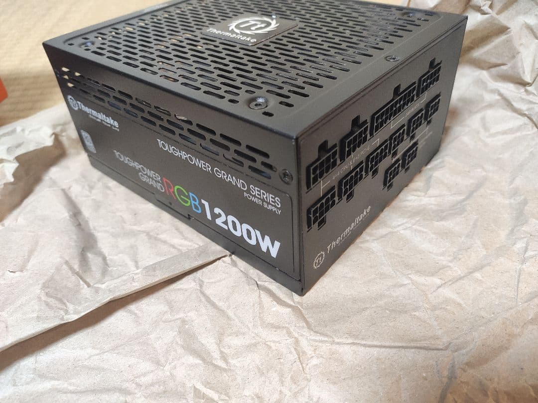 Thermaltake RGB 1200W 電源ユニット Platinum動作品