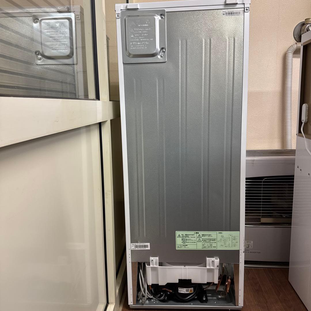 ニトリ　冷蔵庫 NTR-140WH 140L 2022年式　女性オーナー送料無料