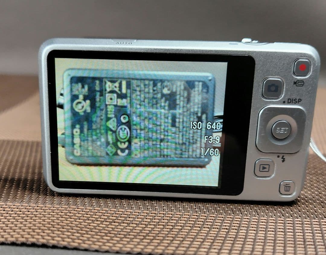 デジタルカメラ CASIO EXILIM EX-Z800
