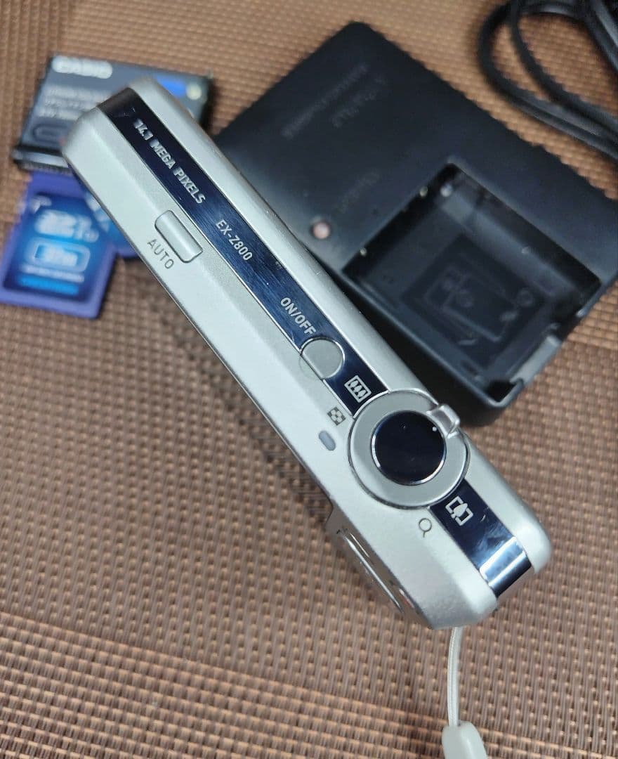 デジタルカメラ CASIO EXILIM EX-Z800