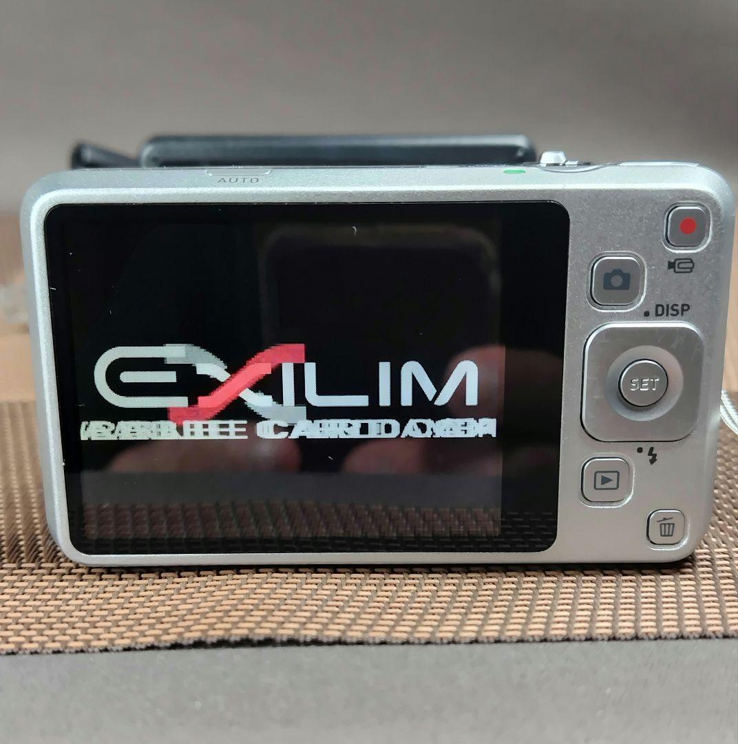 デジタルカメラ CASIO EXILIM EX-Z800