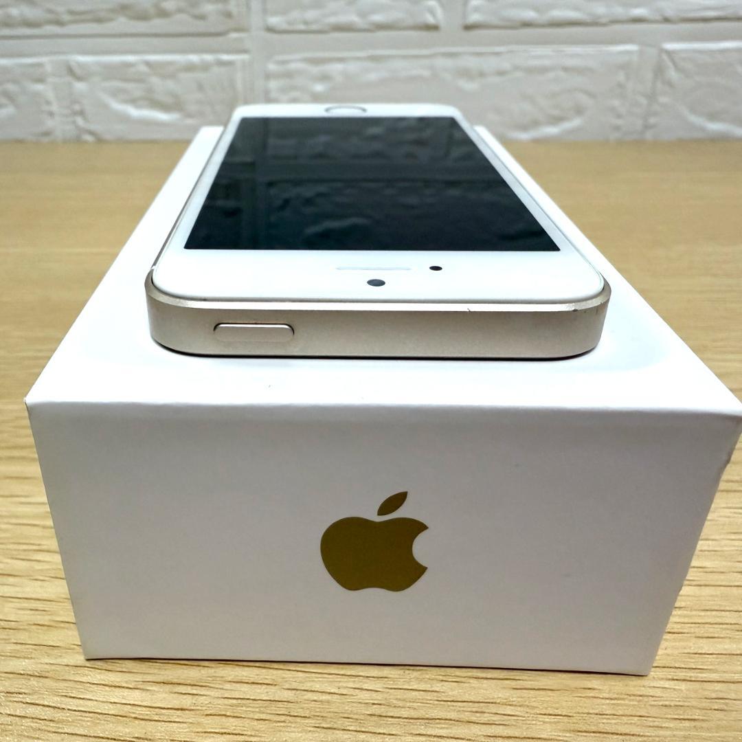 iPhone SE 第１世代 64GB SIMフリー バッテリー95％ 付属品有