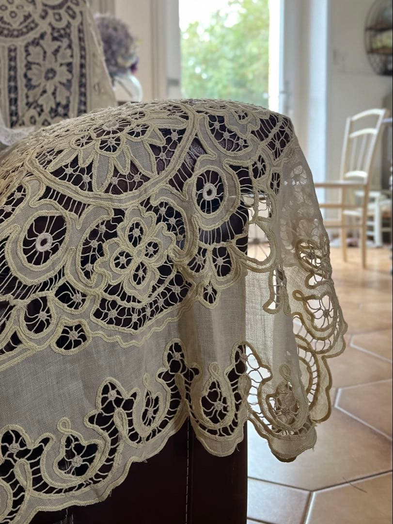 ◆今だけSALEフランスアンティーク手刺繍大判テーブルクロスカバーソファーベッド