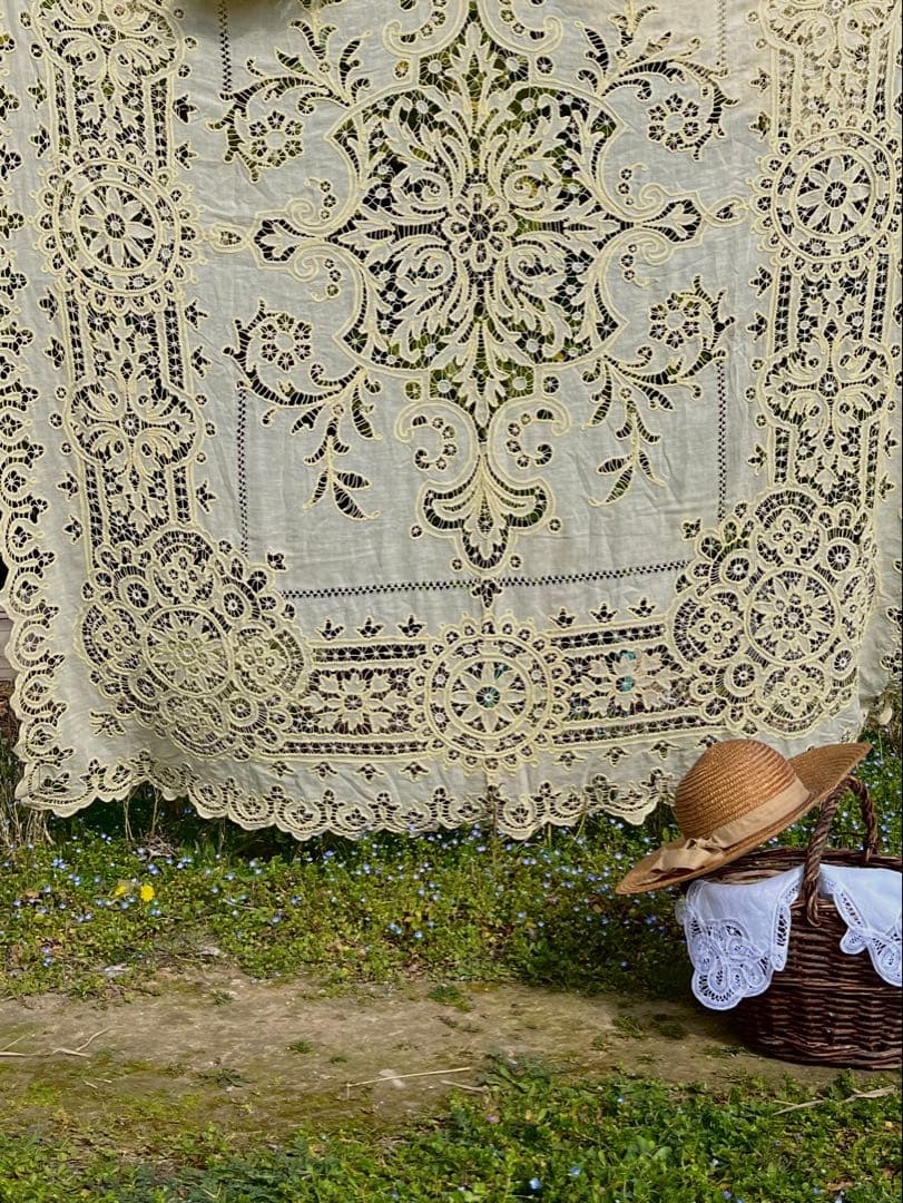 ◆今だけSALEフランスアンティーク手刺繍大判テーブルクロスカバーソファーベッド