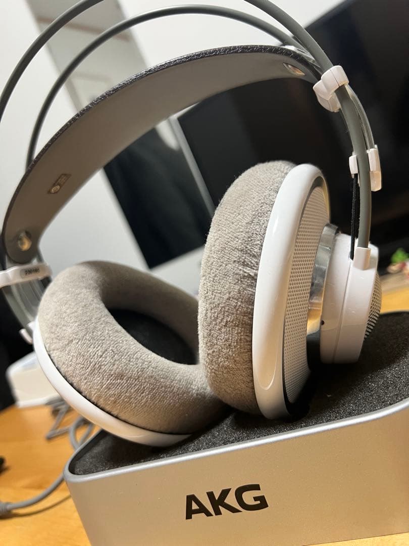 AKG プロフェッショナル オープンエアー型　K701-Y3-E