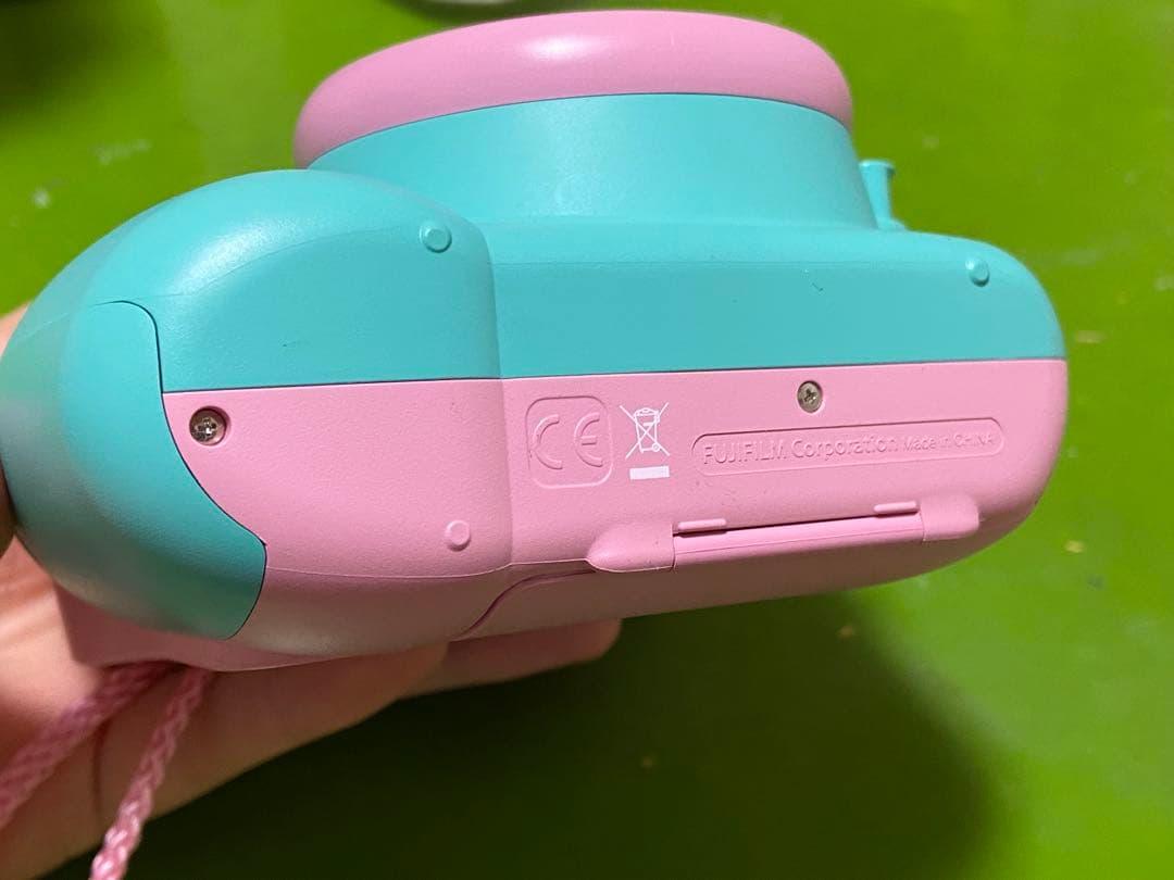 すみっコぐらし チェキ instax_mini_8+ とびだす絵本とひみつのコ