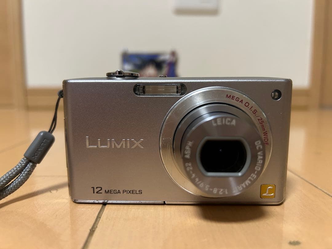 Panasonic DMC-FX40 シルバー