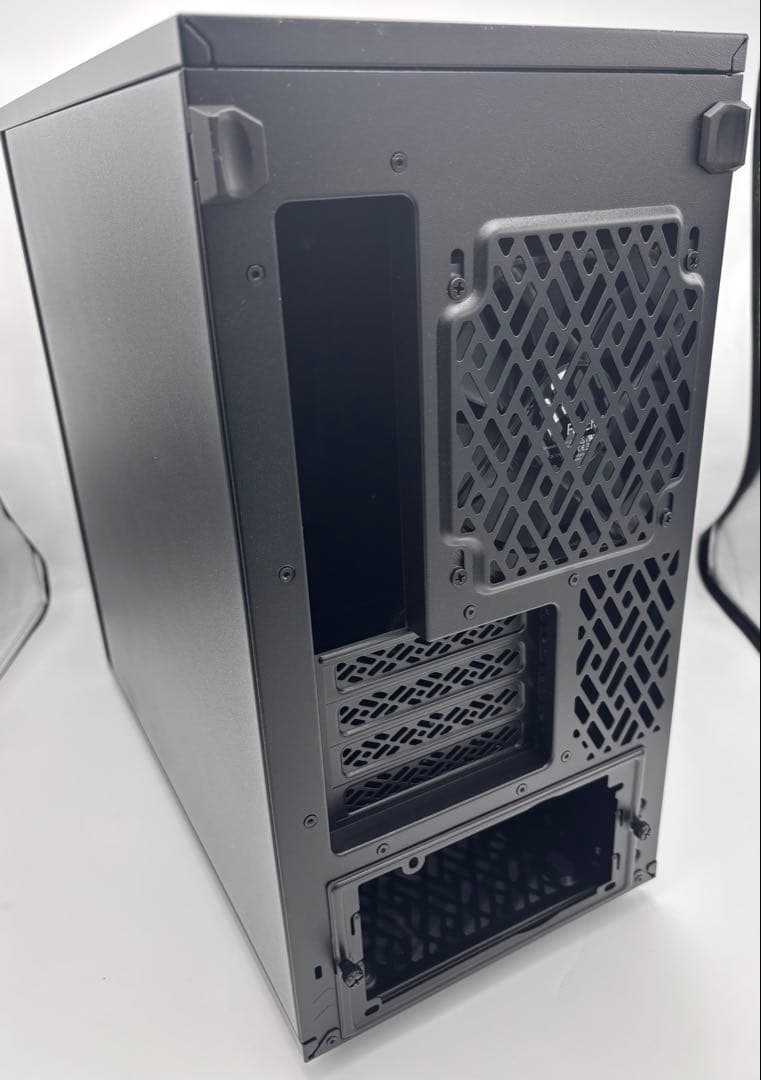 【開封歴有・未使用】FRACTAL Define 7 Mini / PCケース