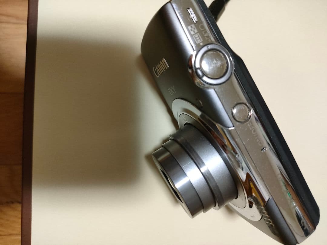 canon ixy130 本体（グレー）＋電池＋充電器＋三脚　４点セット