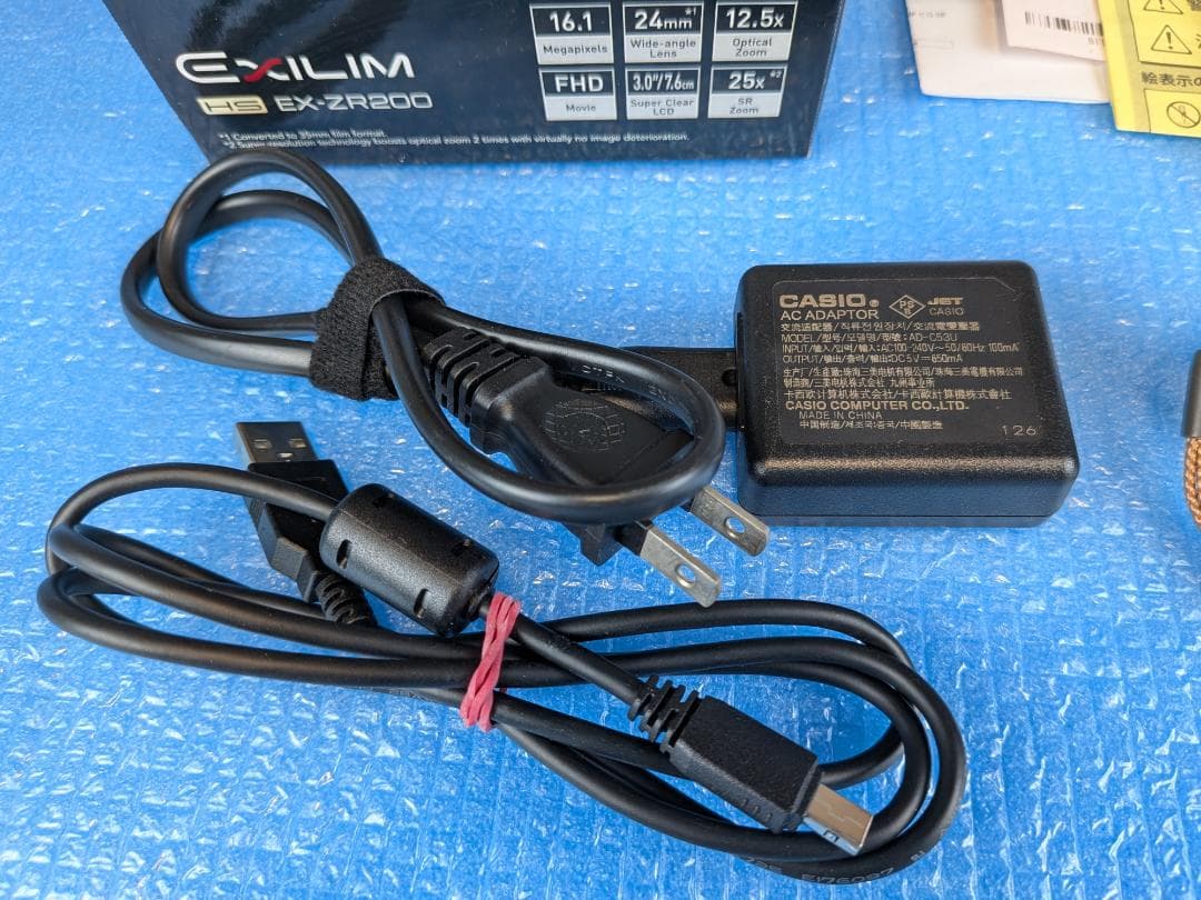 CASIO EXILIM EX-ZR200 デジタルカメラ SDHCカード付き