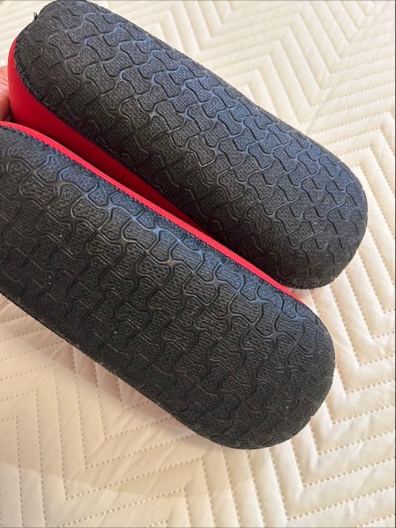 【美品】クロッツ やわらか湯たんぽ 足用ショートタイプ 　М　レッド
