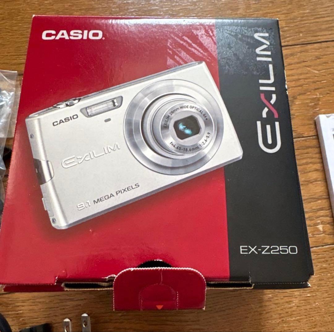 CASIO EXILIM EX-Z250 コンパクトデジタルカメラ