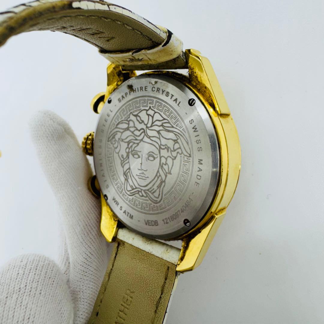 ✨VERSACE✨ヴェルサーチ✨クロノグラフ✨クォーツ✨シルバー文字盤✨腕時計✨